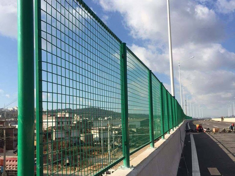 婁底高速公路護(hù)欄網(wǎng)